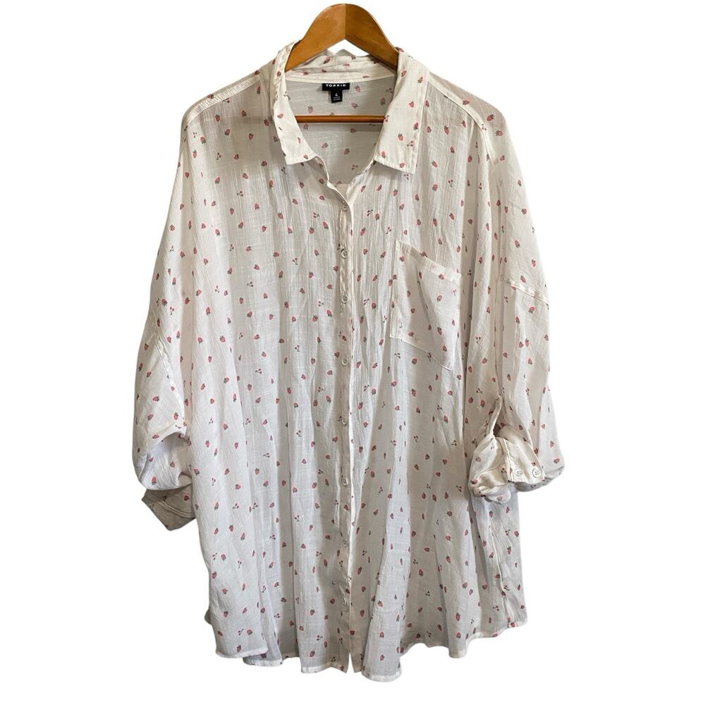 Torrid White Strawberry Button Up Shirt Plus Size 4 Beach Restort Lightweight